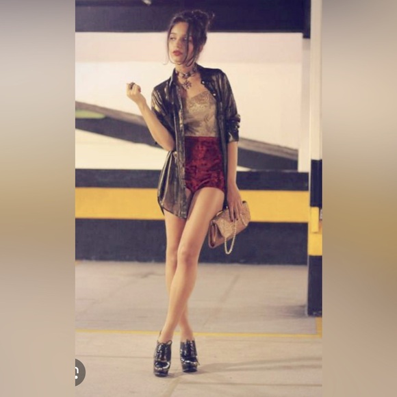 Free People At First Sight Velvet Red Wine Shorts xs - Picture 5 of 12